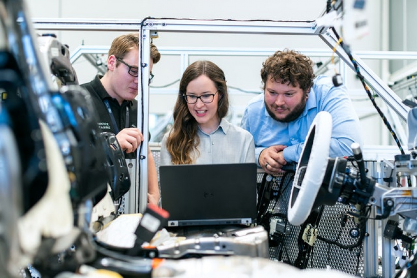 What skills of employees are developed by Lithuanian SMEs in the manufacturing industry, which...