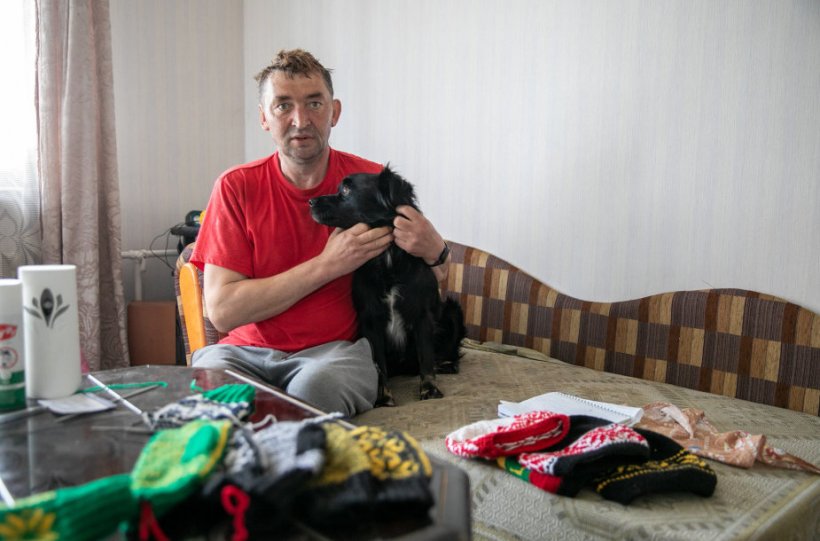 Po sunkių išbandymų Kęstutis pagaliau turi namus ir mėgstamą veiklą – mezgimą